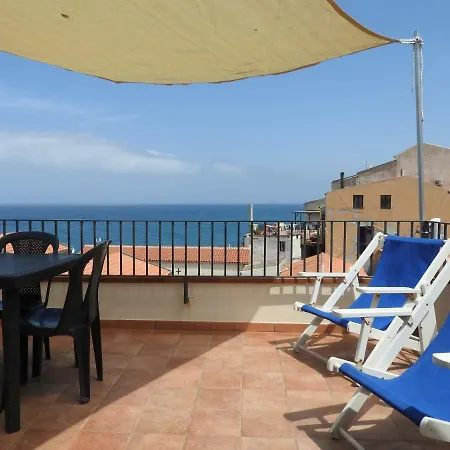 Terrazza Piazzetta Piazza Francesco Crispi Hébergement de vacances Cefalù